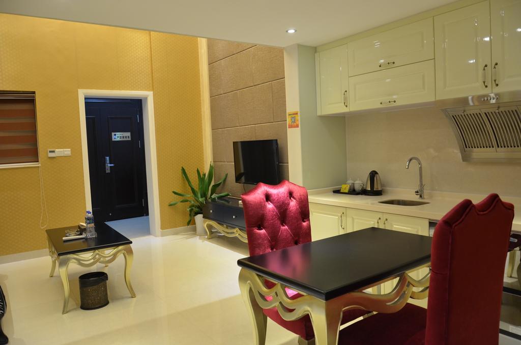 Private Enjoy Home Apartment Фошан Стая снимка