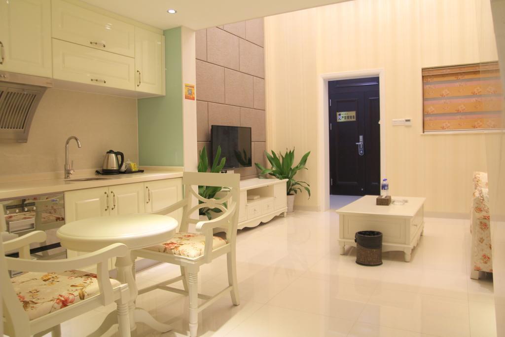 Private Enjoy Home Apartment Фошан Стая снимка